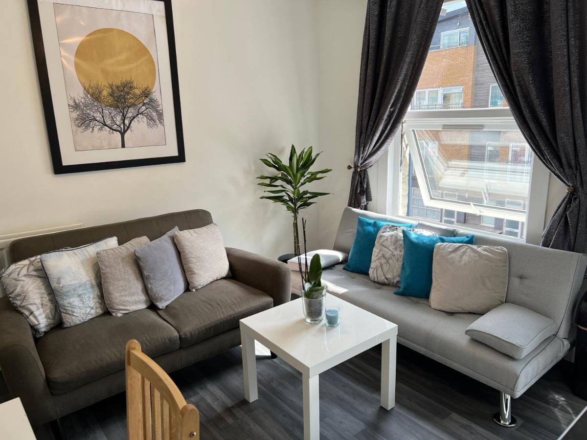 Luxury 1Bed Holiday Flat-10 Minutes From London Bridge & 3Mins Walk To Lewisham Dlr Lejlighed Eksteriør billede